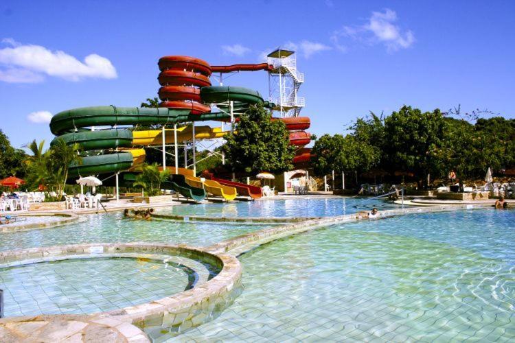 Aparthotel Imperio Romano - Splash E Acqua Park Caldas Novas Zewnętrze zdjęcie